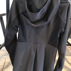 Lululemon jacket size 6